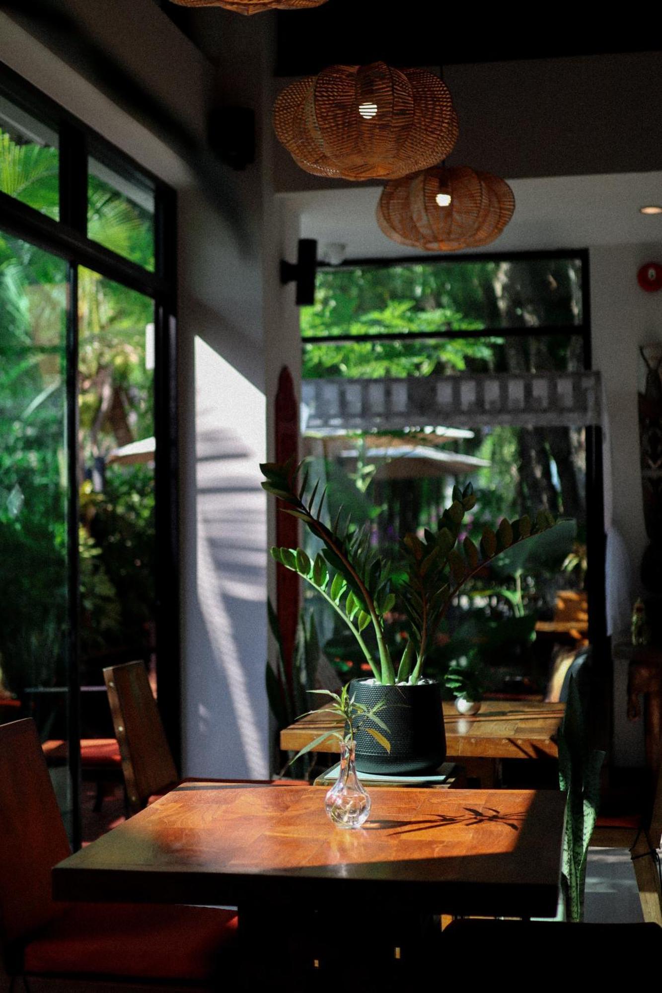 Navatara Phuket Resort - SHA Extra Plus Rawai Exteriör bild