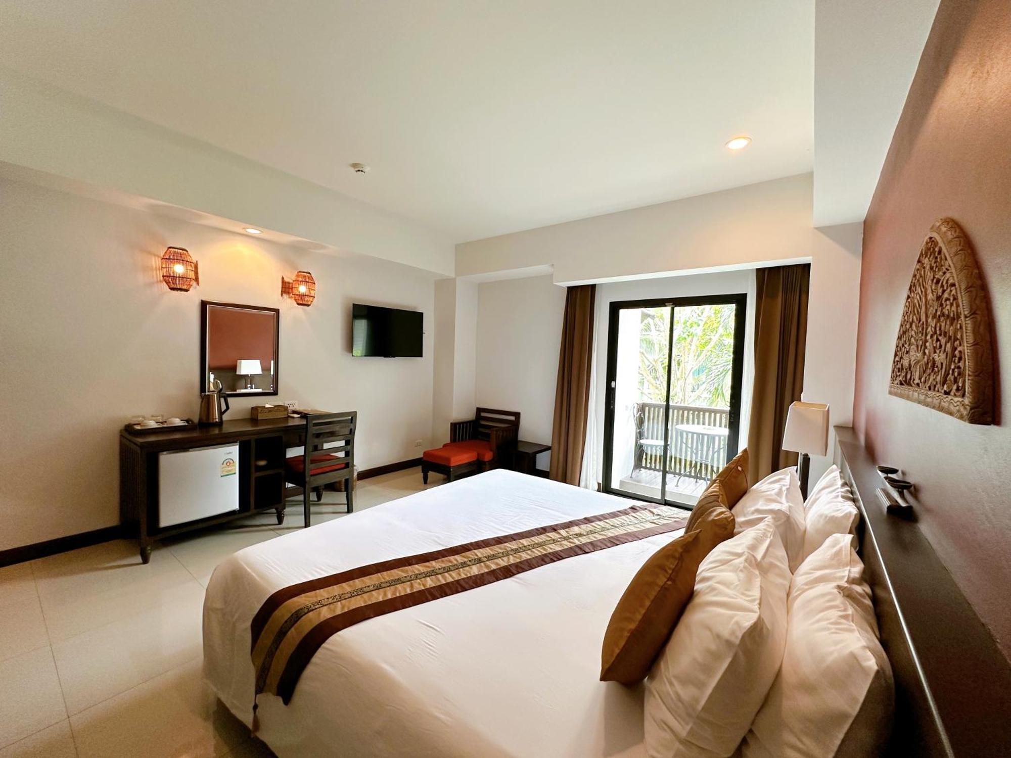 Navatara Phuket Resort - SHA Extra Plus Rawai Exteriör bild