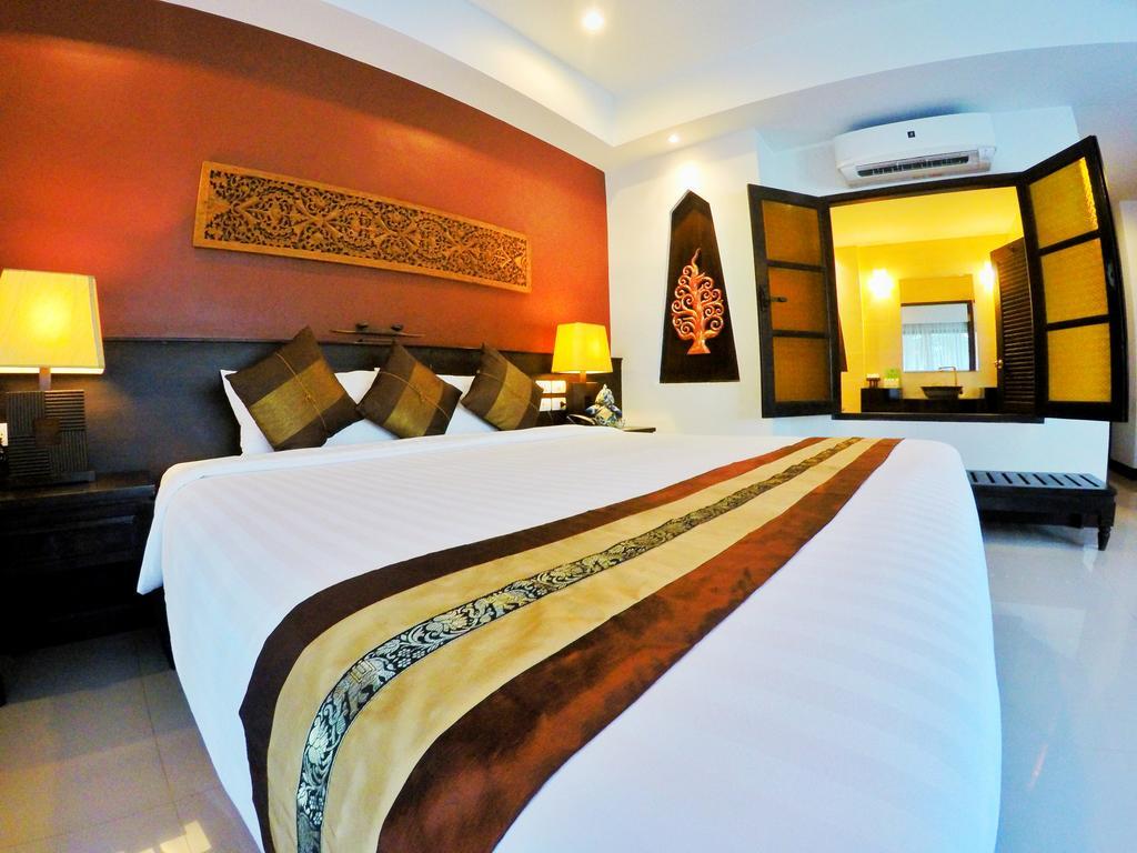 Navatara Phuket Resort - SHA Extra Plus Rawai Exteriör bild